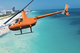 30-minute flight above Miami Beach at Airacer Miami