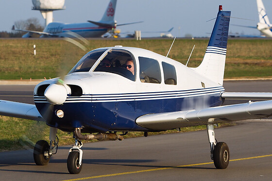 2-hour Palo Alto Discovery Flight, single pilot w/ free guest at Airacer Inc