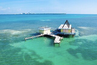 30-minute flight above Miami Beach at Airacer Miami