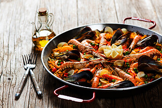 Authentic Paella Making Class for 1 in Seattle