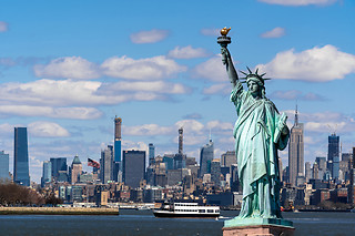 Helicopter sightseeing The Deluxe Tour of New York